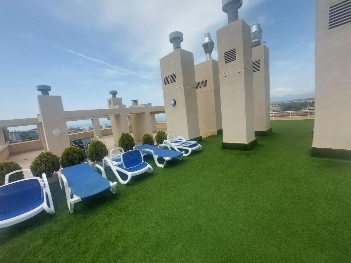Rentalmar Central Park Салоу Екстериор снимка