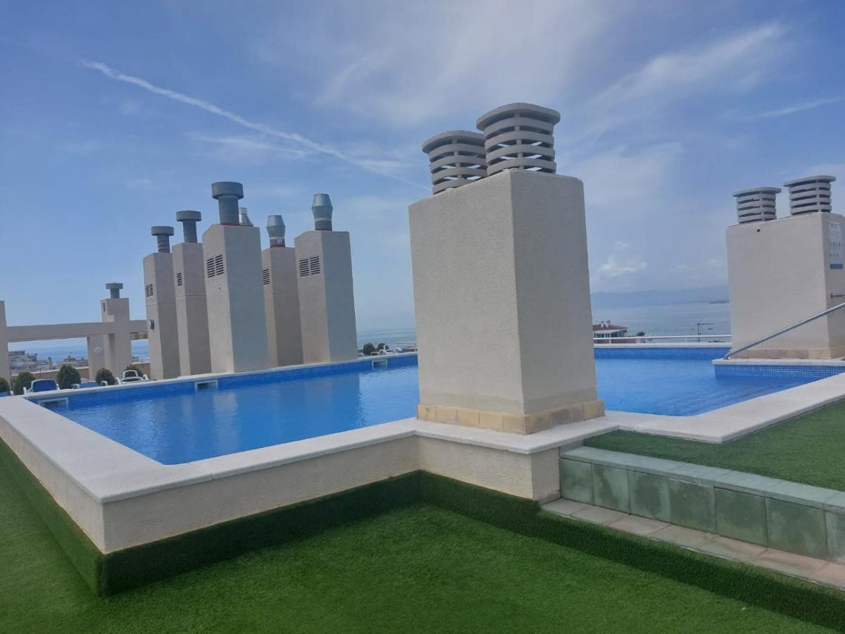 Rentalmar Central Park Салоу Екстериор снимка