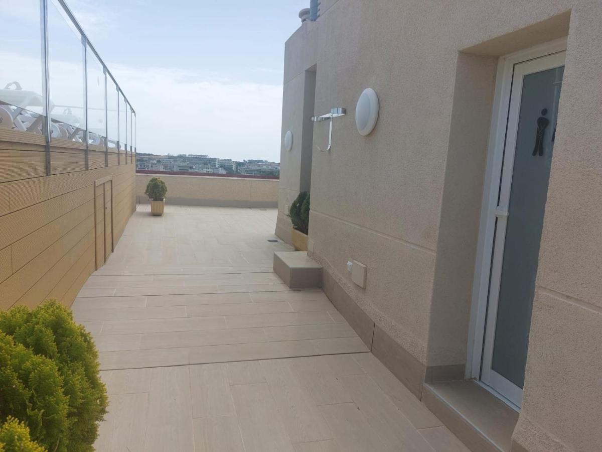 Rentalmar Central Park Салоу Екстериор снимка