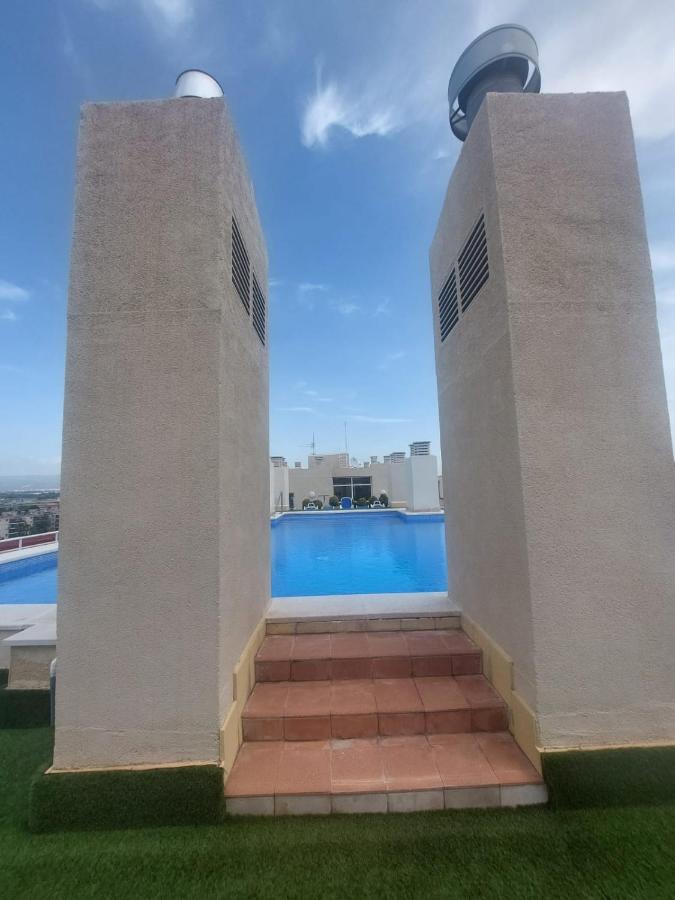 Rentalmar Central Park Салоу Екстериор снимка