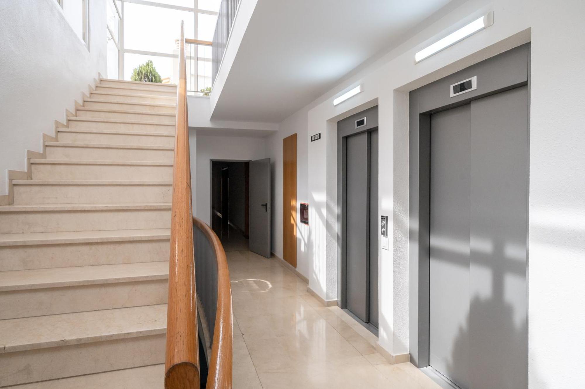 Rentalmar Central Park Салоу Екстериор снимка