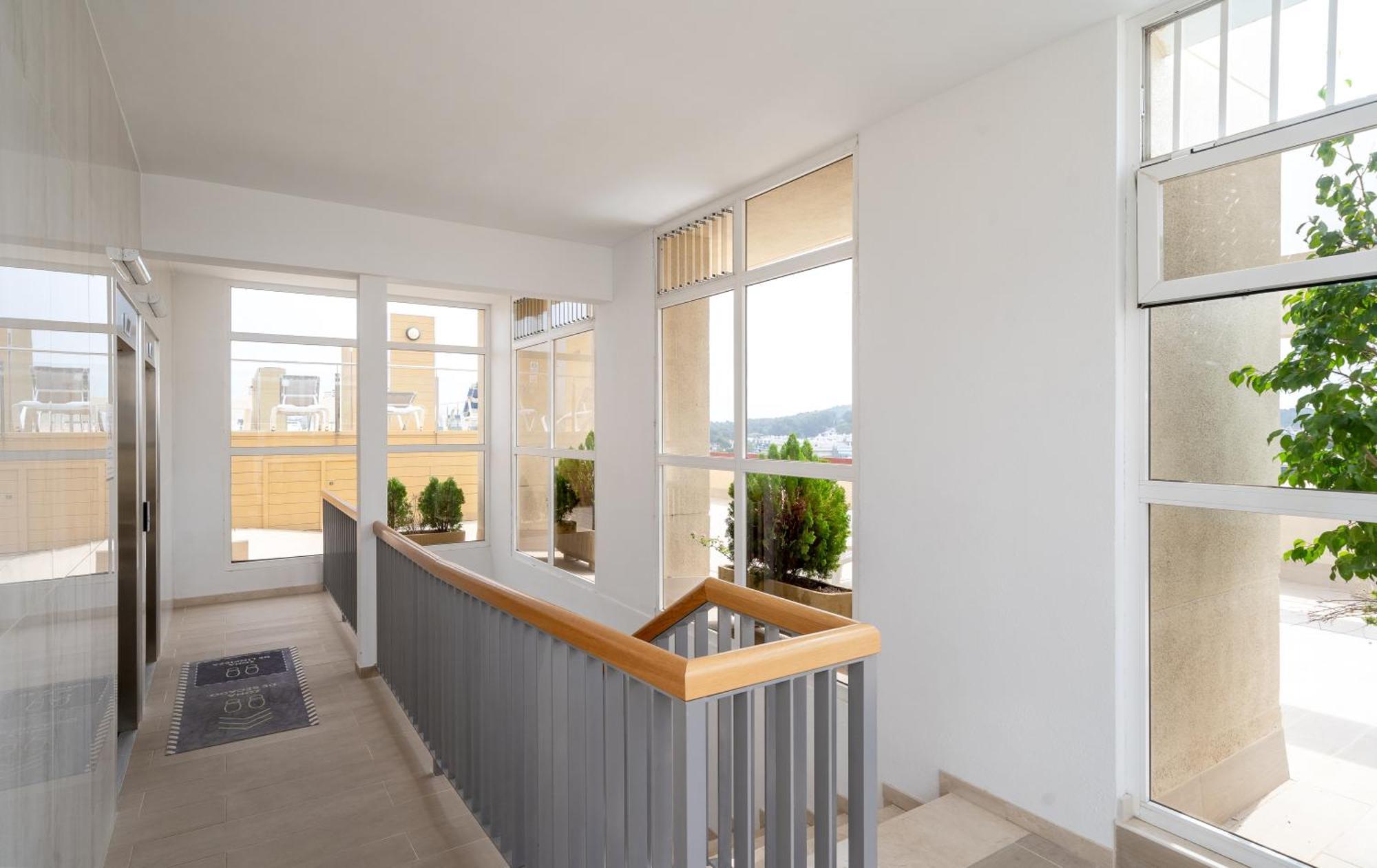 Rentalmar Central Park Салоу Екстериор снимка