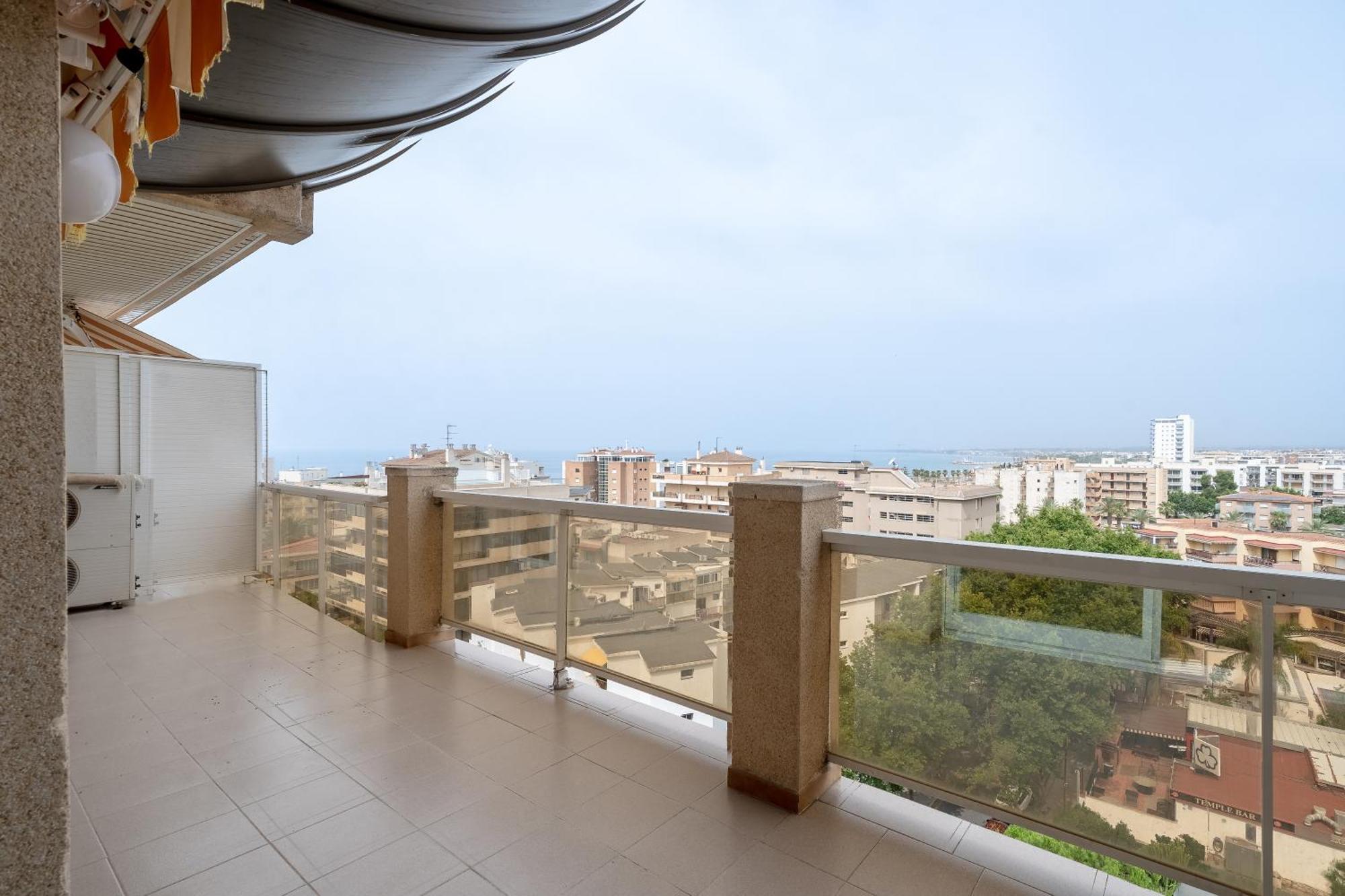 Rentalmar Central Park Салоу Екстериор снимка