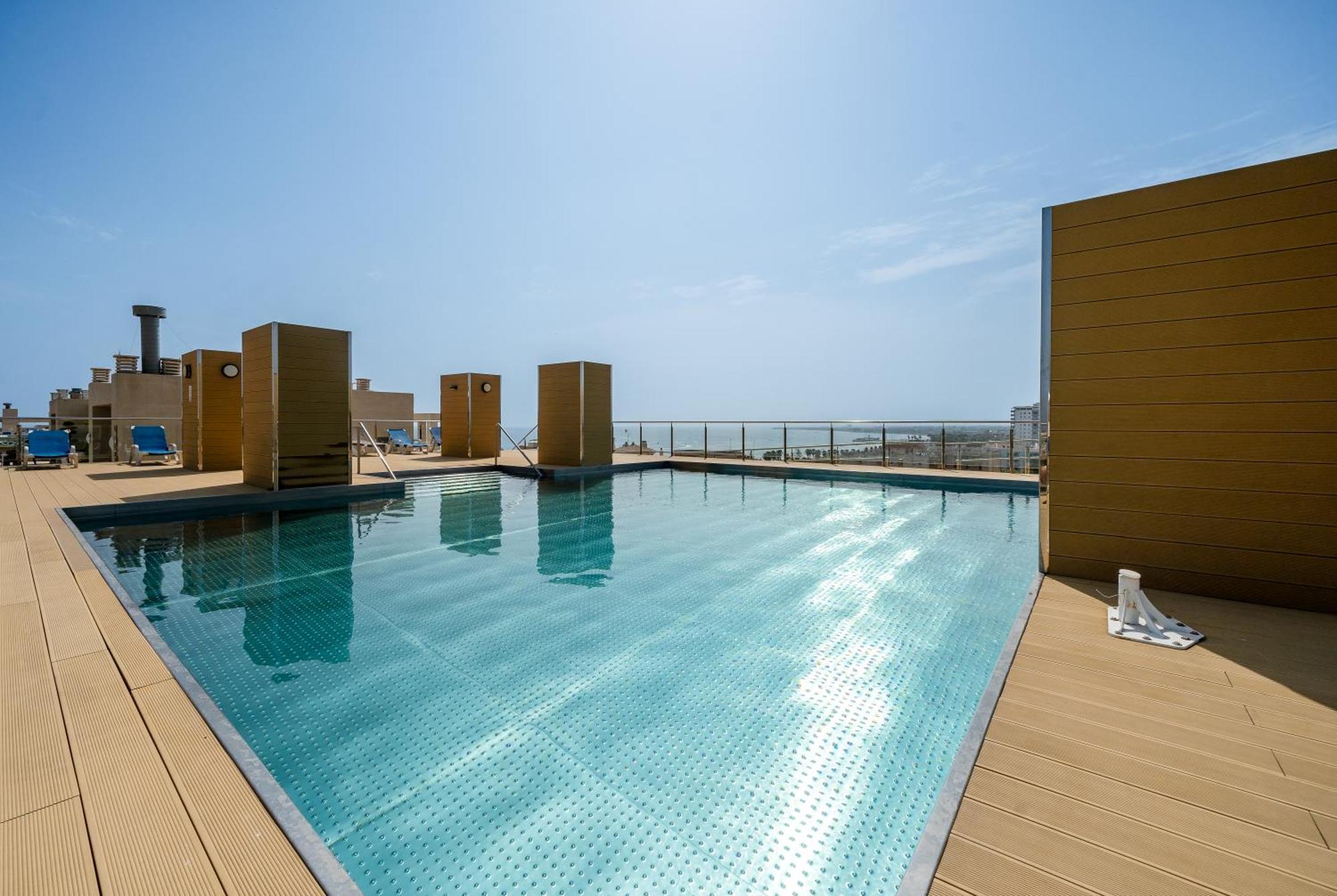 Rentalmar Central Park Салоу Екстериор снимка